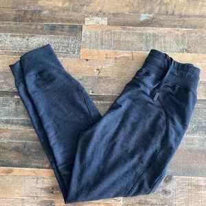 i’m selling lululemon sweatpants because they don’t fit anymore:(